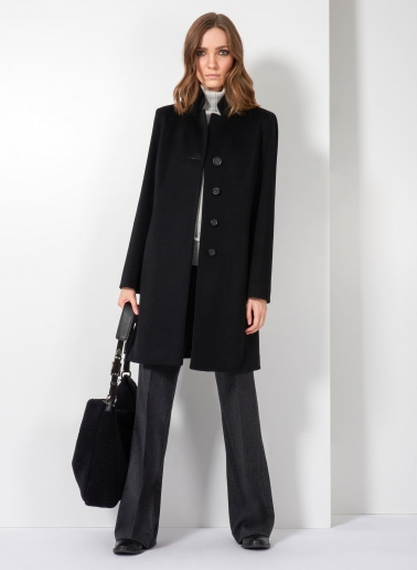 Inverted notch collar black coat crafted with pure wool