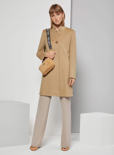 Inverted notch collar light camel coat crafted with pure wool