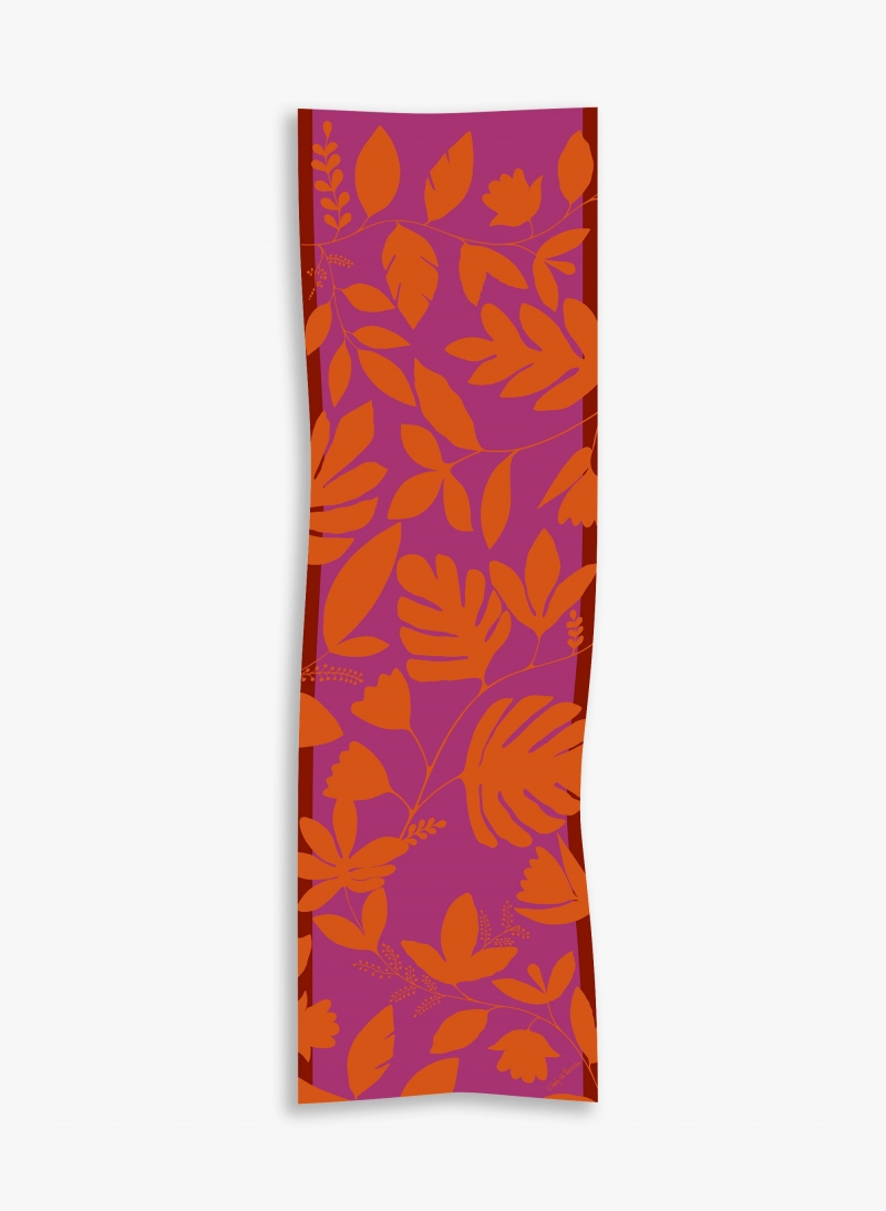 Maxi pink wool scarf with stylised leaves