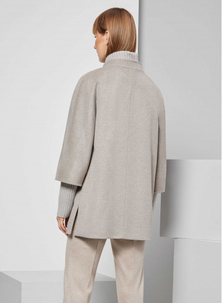 Short cacha wool coat with knit details
