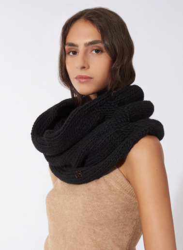 Black knitted hooded scarf | Cinzia Rocca